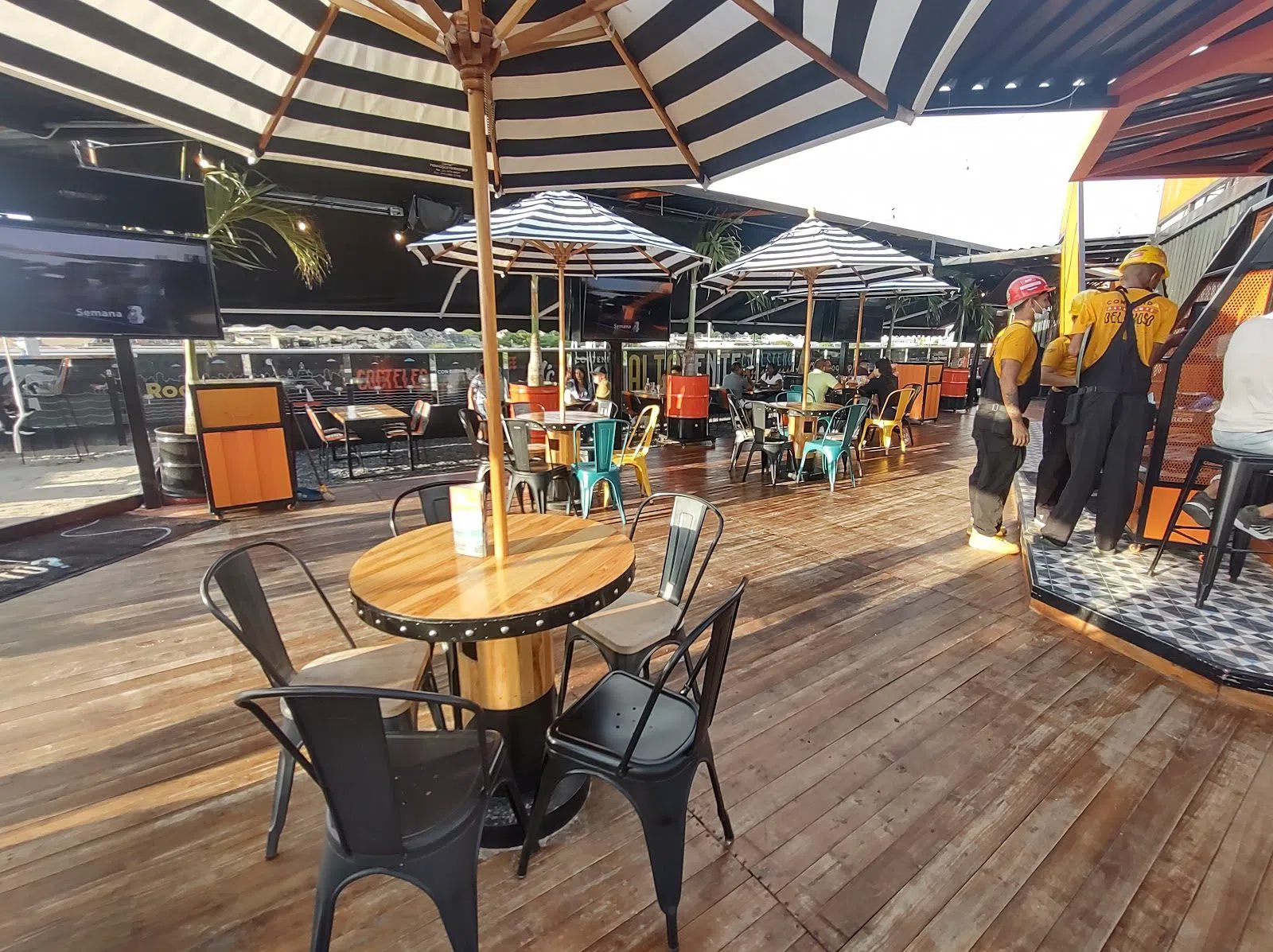 Henry's - Rooftop San Felipe, Cartagena